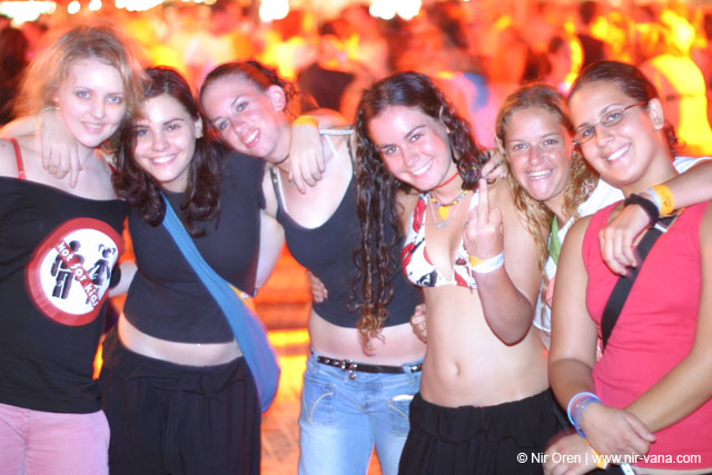 Hayehudim live in Nizanim / August 2004