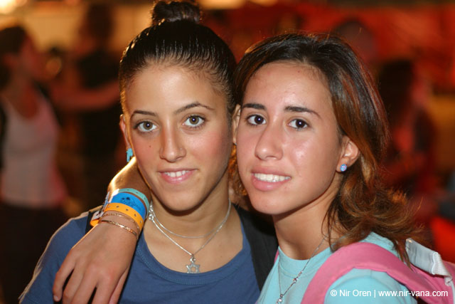 Hayehudim live in Nizanim / August 2004