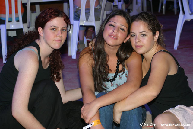 Hayehudim live in Nizanim / August 2004