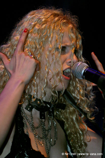 Hayehudim live in Nizanim / August 2004
