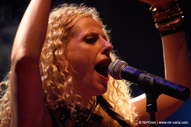 Hayehudim live in Nizanim / August 2004