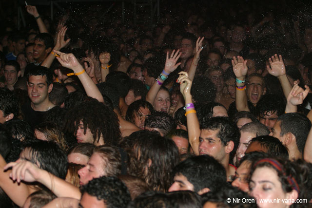 Hayehudim live in Nizanim / August 2004