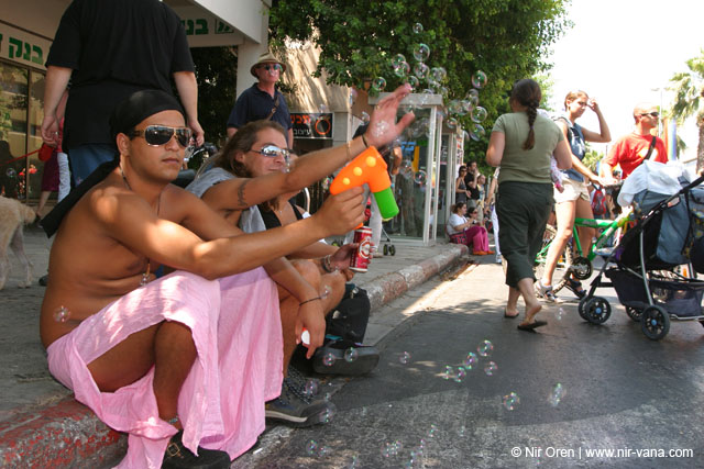 Tel Aviv pride parade / June 2004