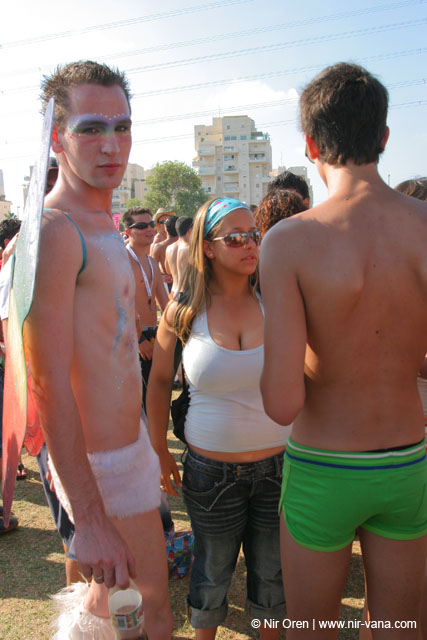 Tel Aviv pride parade / June 2004