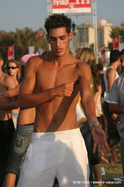 Tel Aviv pride parade / June 2004