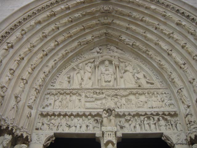 P0228 Notre Dame Entrance