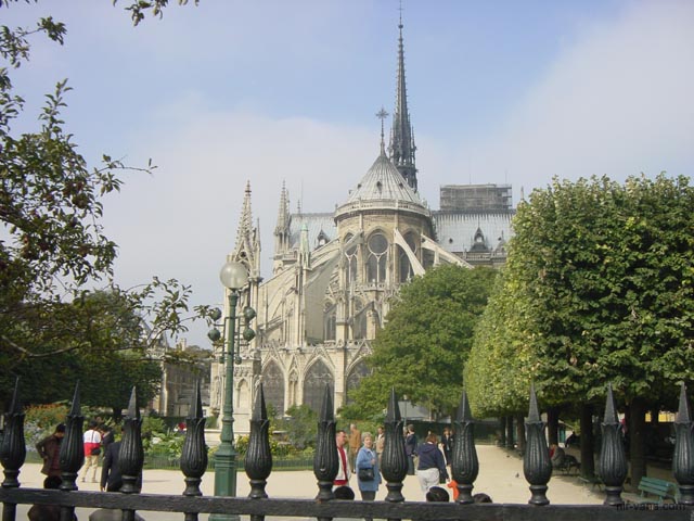P0705 Notre Dame from east