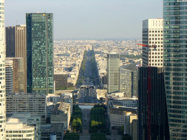 P0801 Arc de Triomphe from Grande Arche