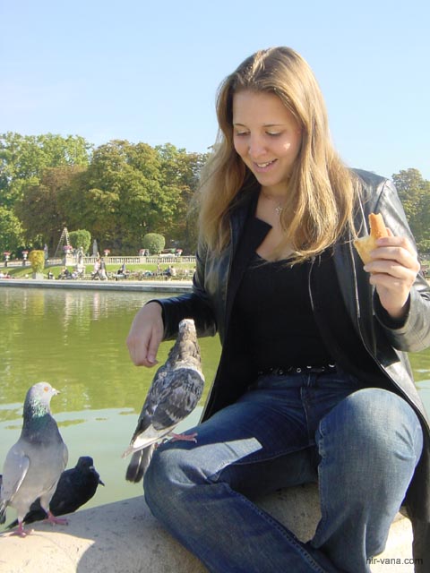 P1314 Roni feeding doves