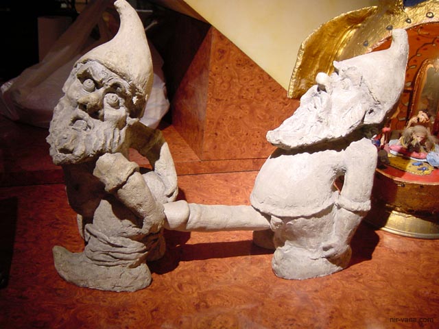 P1549 The Smurfs - Erotic Museum