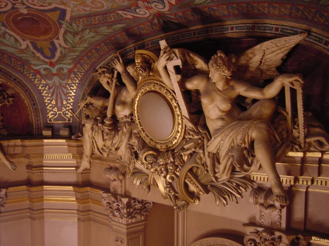 P2184 Angels beneath the opera ceiling