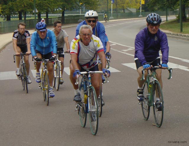 P2447 Cyclists in Boulogne