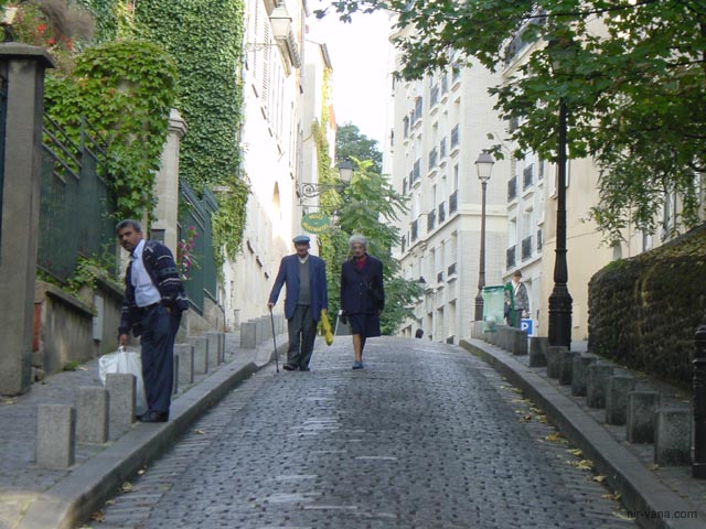 P1447 A street near Musee de Montmartre