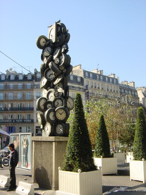 P1106 Clocks in front of Gare Saint Lazare