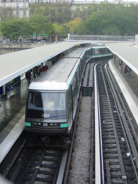 P2519 Bastille metro station