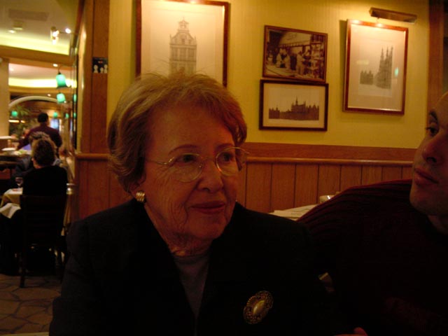 P1221 Grandma in Chef Leon
