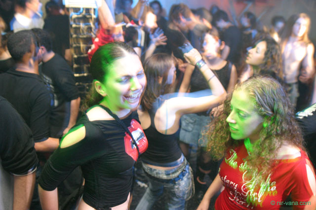Alternative Friday @ The Azimut / 28.11.03
