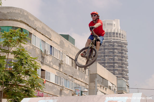 Urban Moto Music / May 2005
