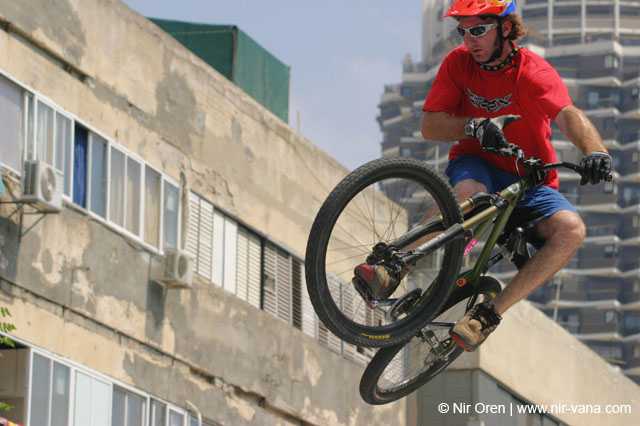 Urban Moto Music / May 2005