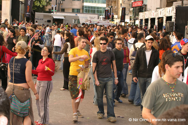 Urban Play / January 2004