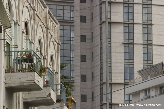 Cloudly autumn day in Shenkin & Tel Aviv center