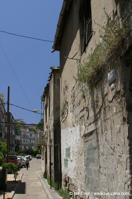 Bney Brak streets and preparations to Passover