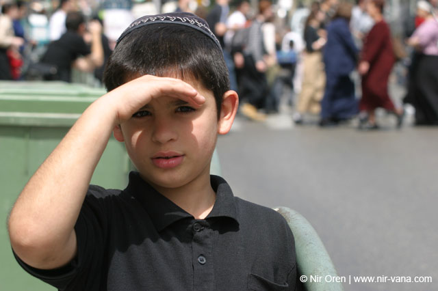 Bney Brak streets and preparations to Passover