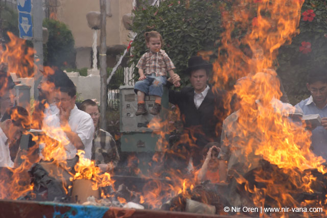 Bney Brak streets and preparations to Passover