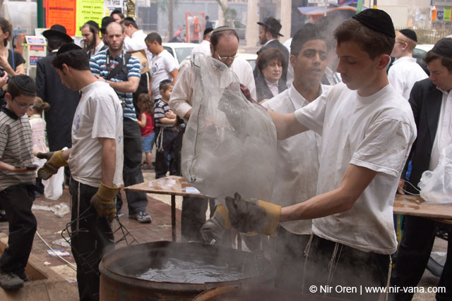 Bney Brak streets and preparations to Passover