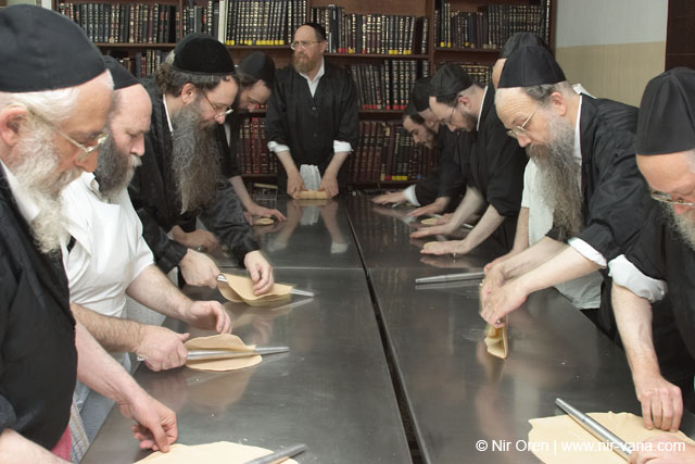Bney Brak streets and preparations to Passover