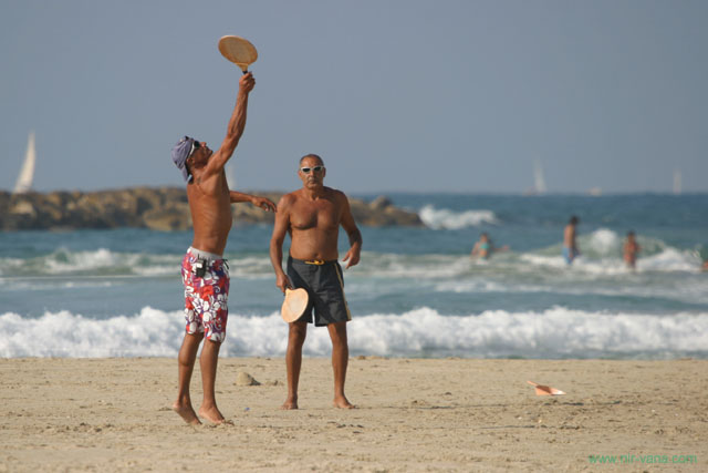 Nachalat Binyamin & Tel Aviv beach / October 2003